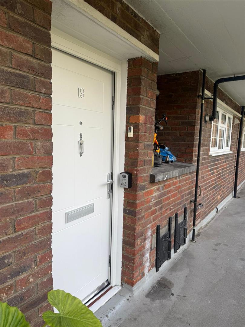 3 bed property in The Poplars, London